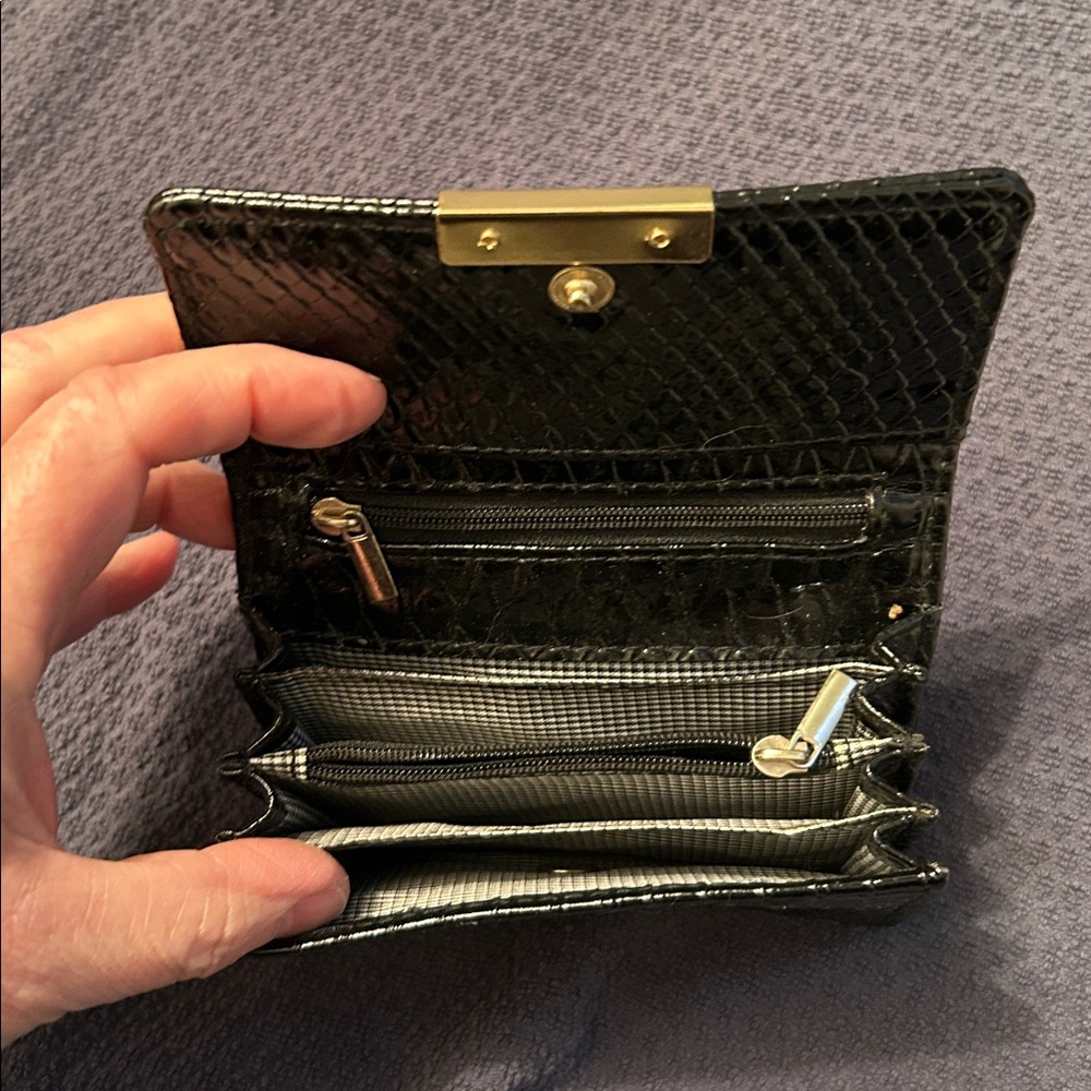 Wallets - Picture 2 of 6